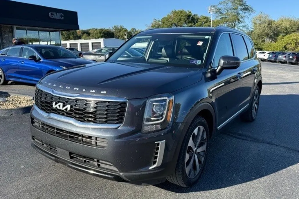 2022 Kia Telluride S photo 1
