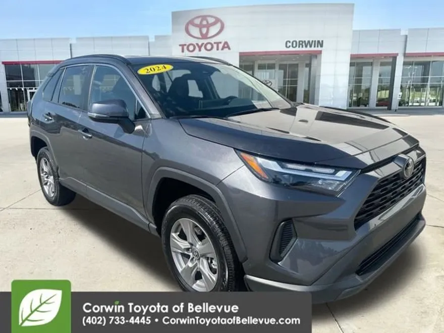 2024 Toyota RAV4 XLE photo 1