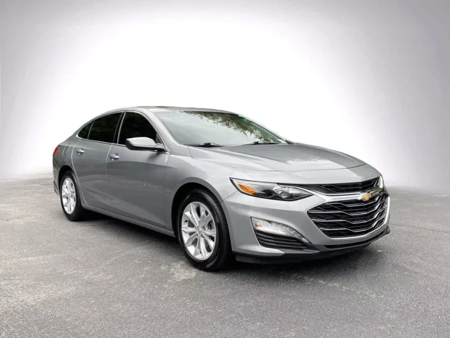 2024 Chevrolet Malibu 1LT photo 1