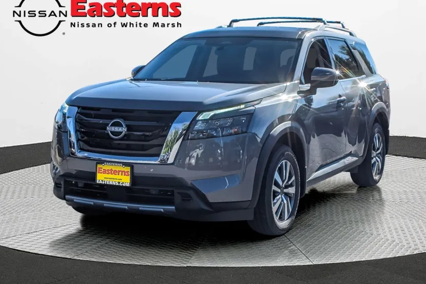 2025 Nissan Pathfinder SL photo 1