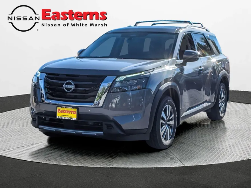 2025 Nissan Pathfinder SL photo 1