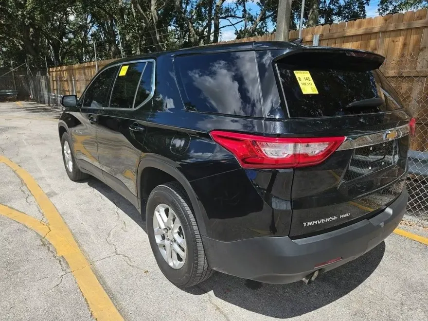 2020 Chevrolet Traverse LS photo 1