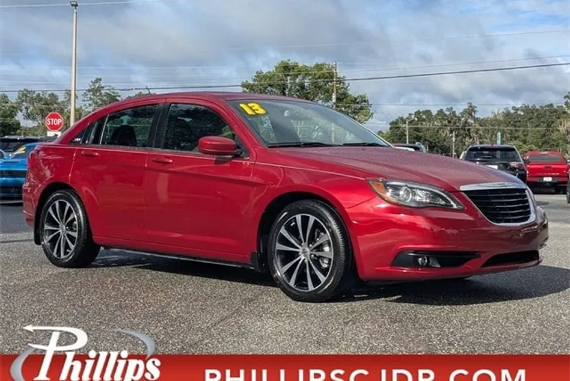 2013 Chrysler 200 Limited photo 1