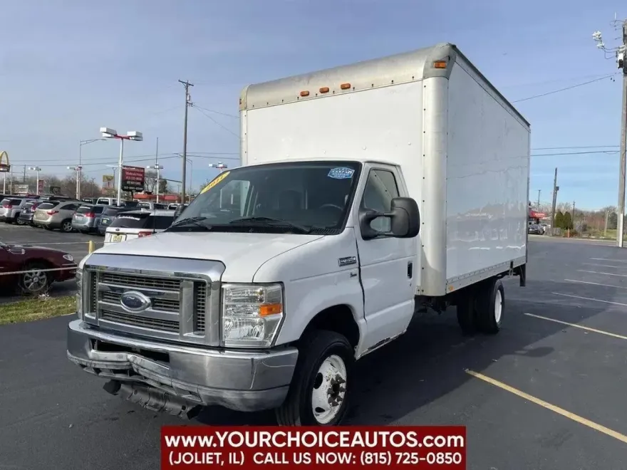 2011 Ford E-350 photo 1