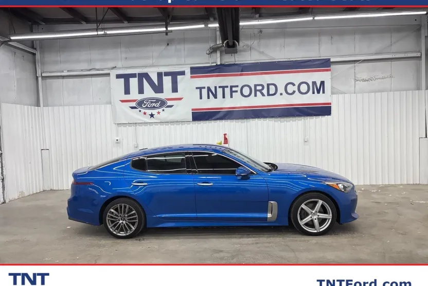 2018 Kia Stinger photo 1