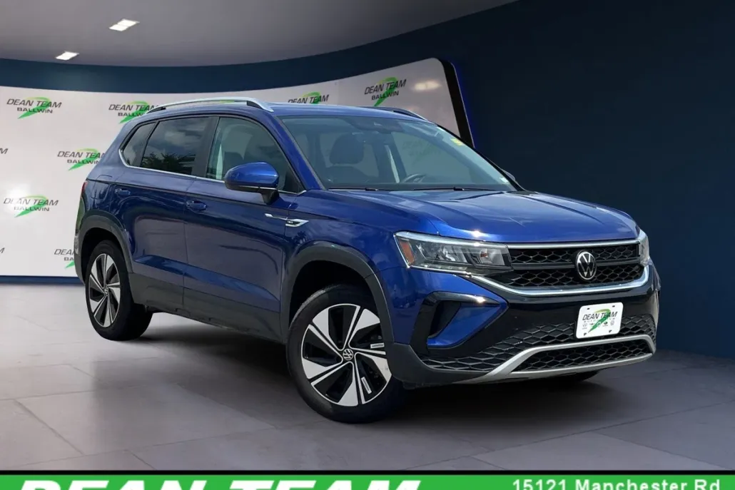 2024 Volkswagen Taos SE photo 1