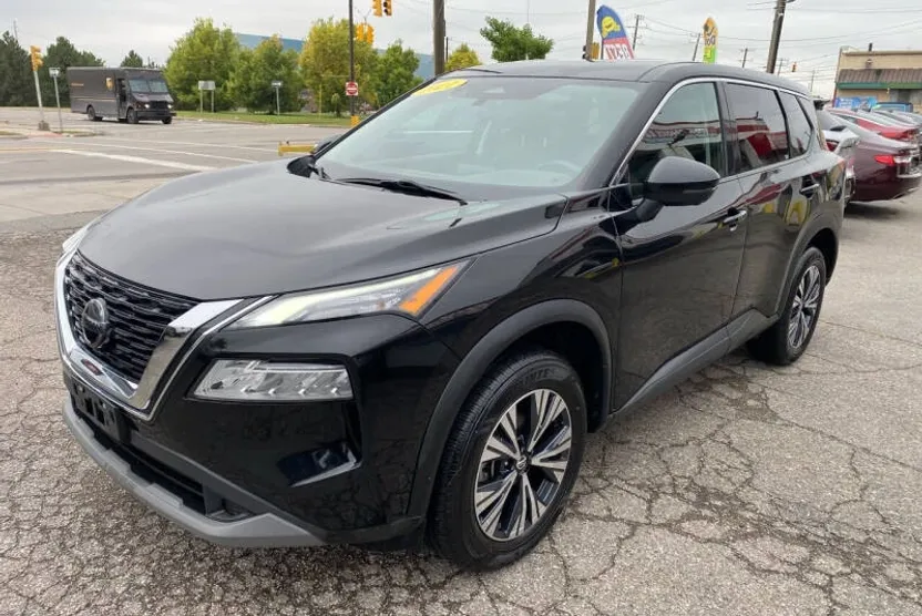 2021 Nissan Rogue SV photo 1