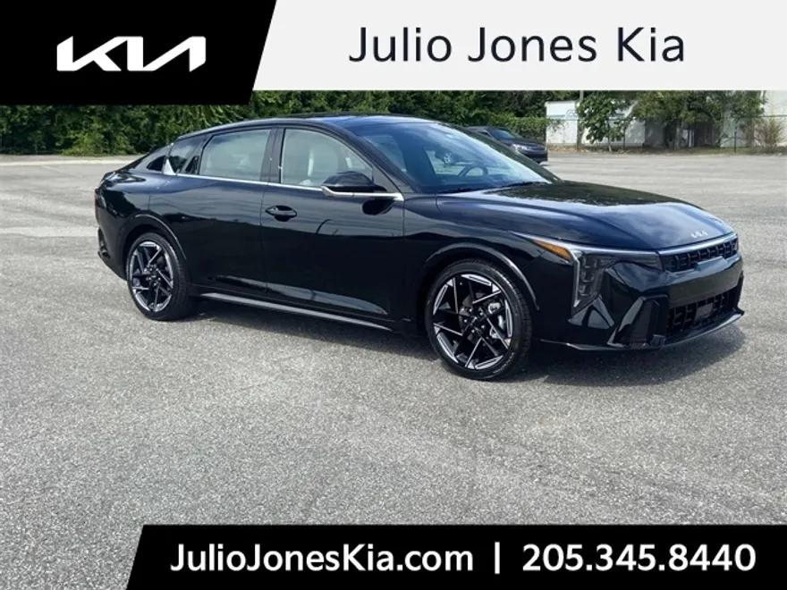 2025 Kia K4 GT-Line photo 1