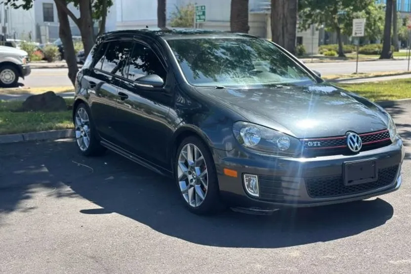 2014 Volkswagen Golf GTI Driver's Edition photo 1