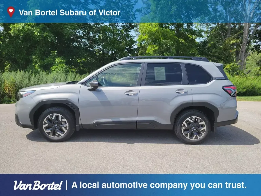 2025 Subaru Forester Premium Base photo 1