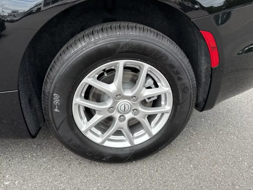 2026 Chrysler Voyager LX photo 1