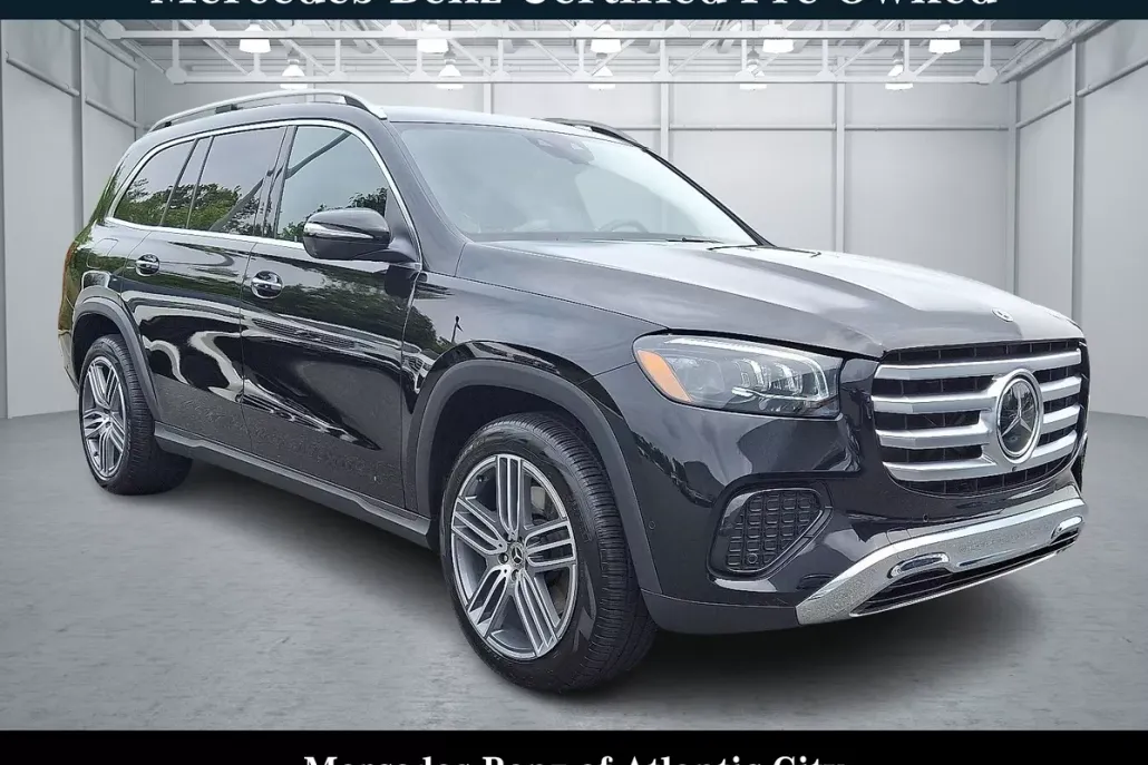 2025 Mercedes Benz GLS 450 4MATIC photo 1