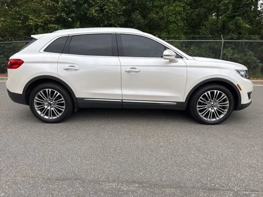 2017 Lincoln MKX Reserve photo 1