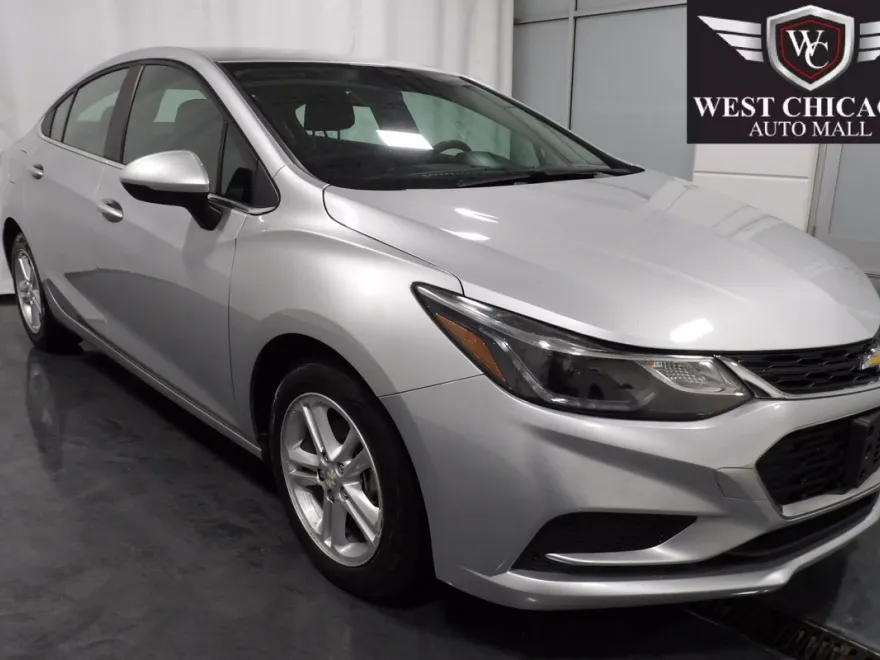 2018 Chevrolet Cruze LT photo 1