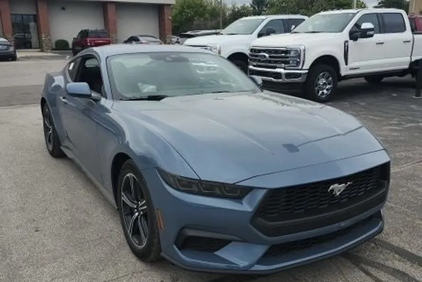 2025 Ford Mustang EcoBoost photo 1