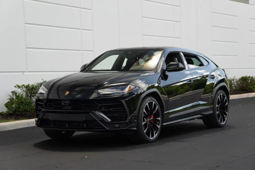 2020 Lamborghini Urus photo 1