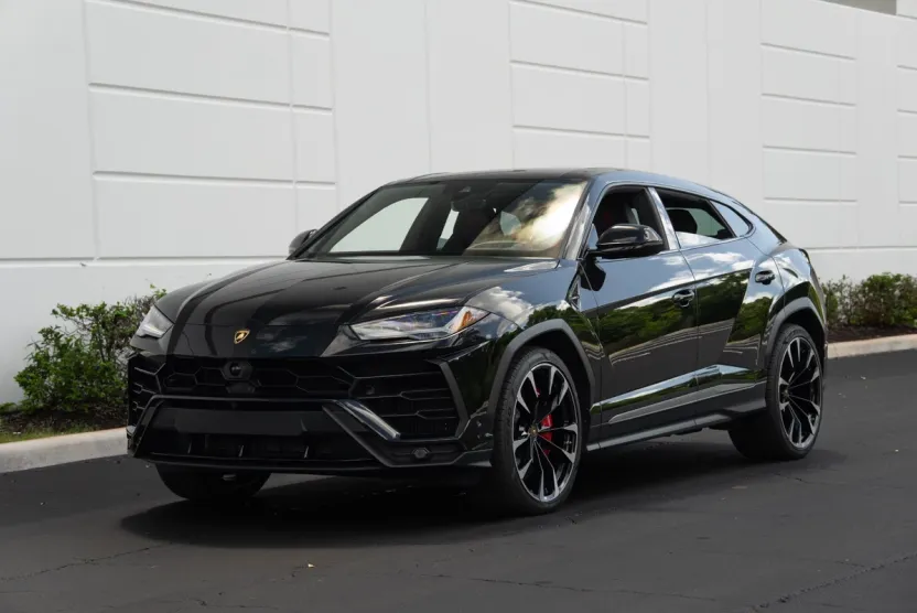 2020 Lamborghini Urus photo 1