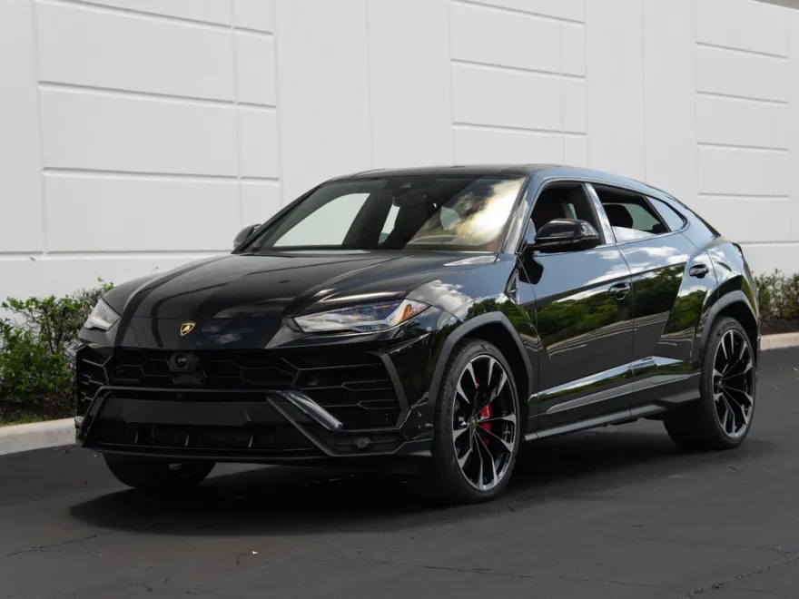 2020 Lamborghini Urus photo 1