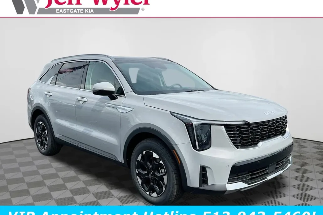 2025 Kia Sorento S photo 1