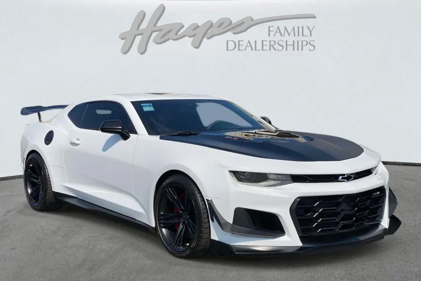 2022 Chevrolet Camaro ZL1 photo 1