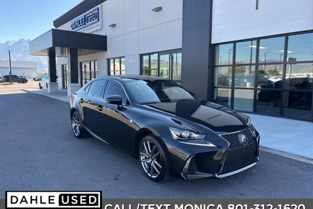 2018 Lexus IS 300 photo 1