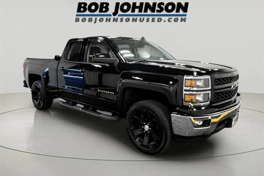 2015 Chevrolet Silverado 1500 LT photo 1