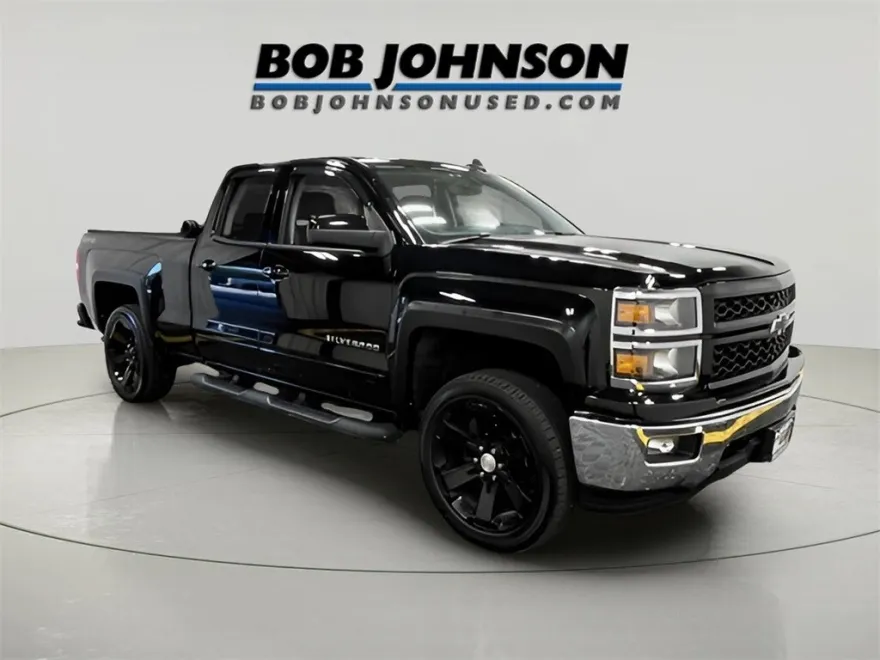 2015 Chevrolet Silverado 1500 LT photo 1