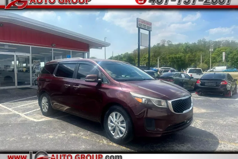 2016 Kia Sedona LX photo 1