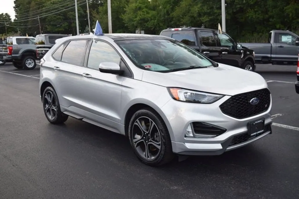 2019 Ford Edge ST photo 1