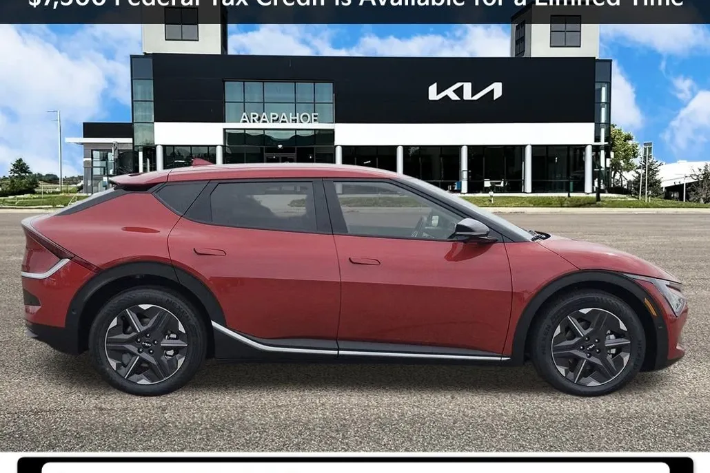2025 Kia EV6 Light photo 1
