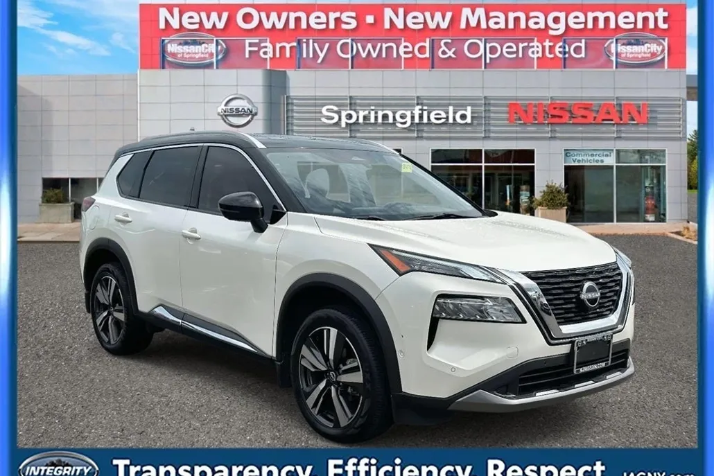 2023 Nissan Rogue SL photo 1