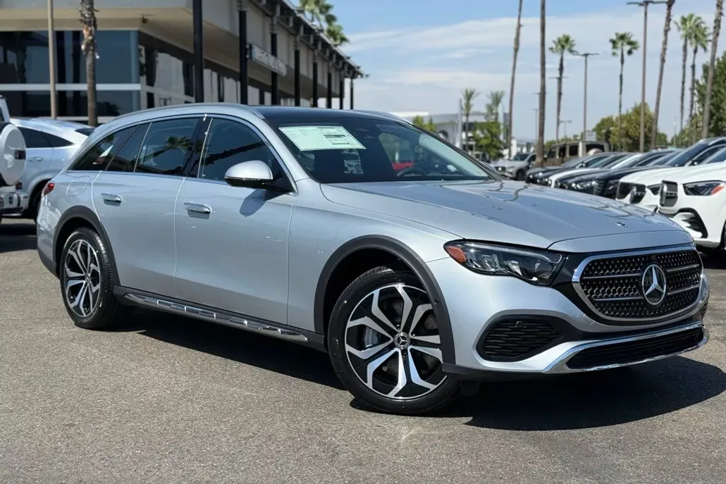 2025 Mercedes Benz E 450 4MATIC All-Terrain photo 1