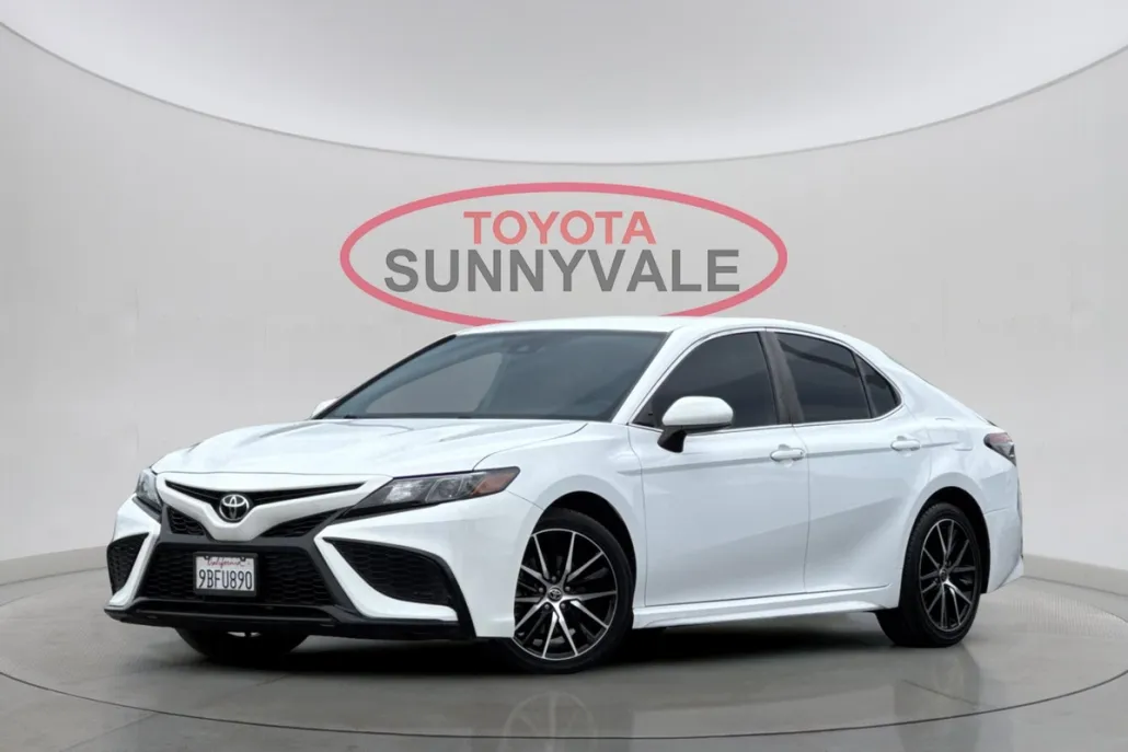 2021 Toyota Camry SE photo 1