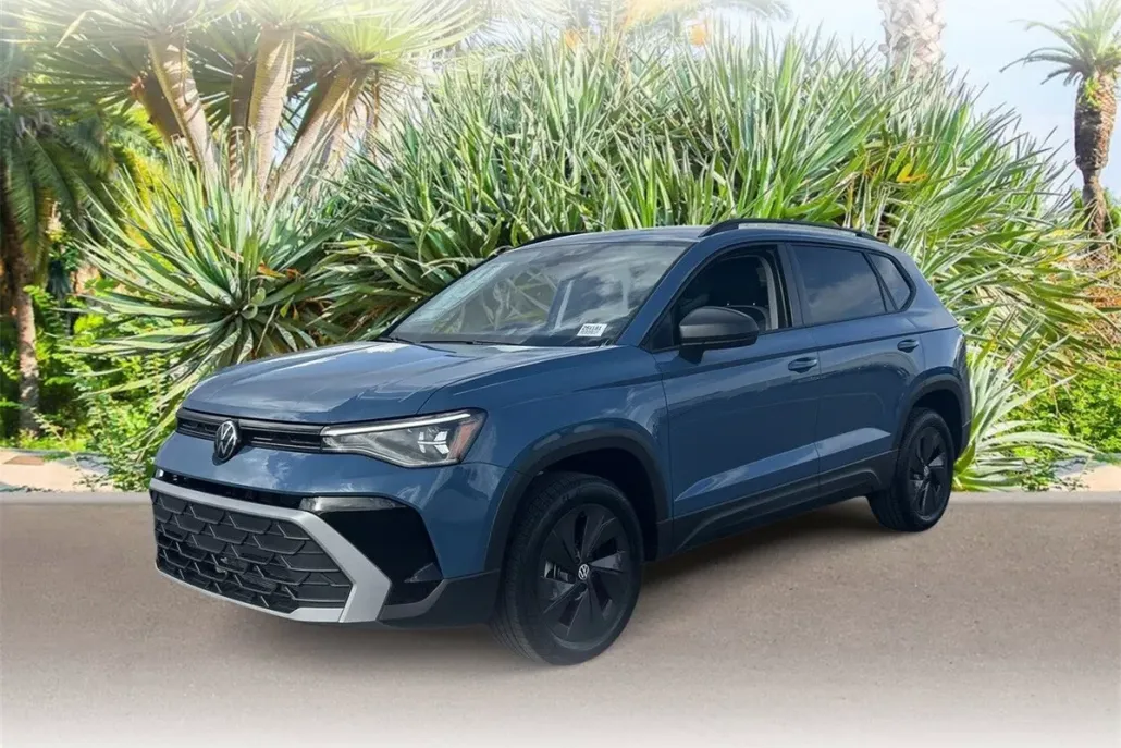 2025 Volkswagen Taos S photo 1