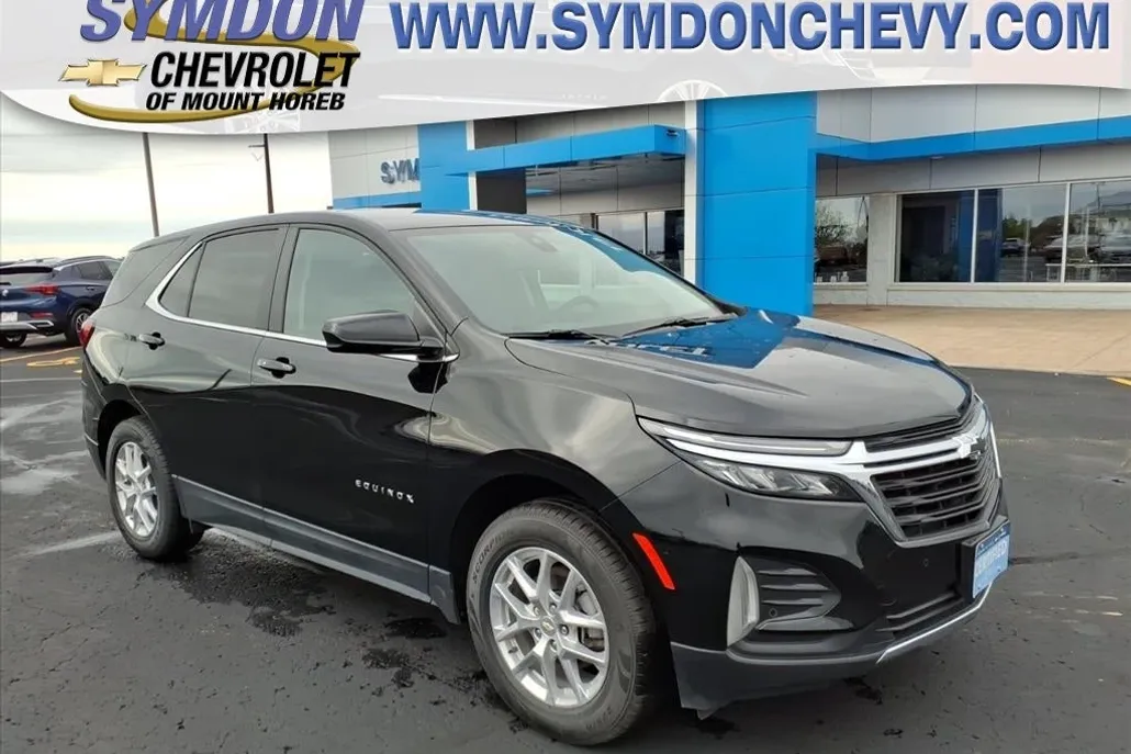 2023 Chevrolet Equinox LT photo 1