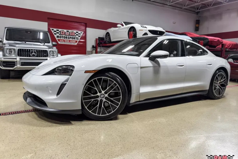 2021 Porsche Taycan photo 1