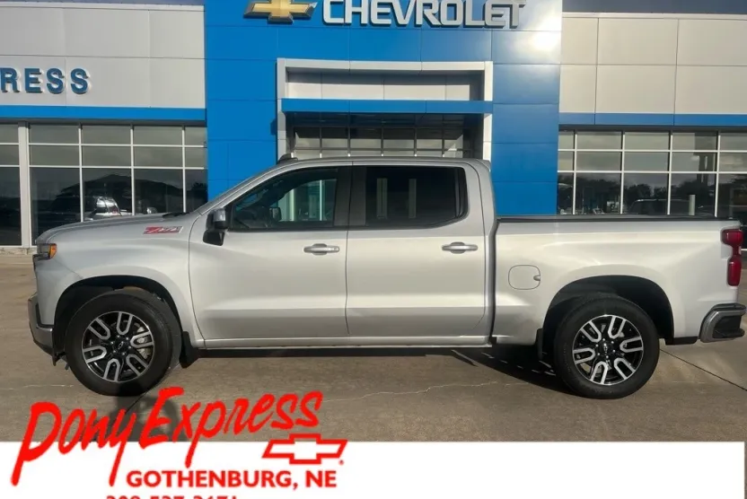 2020 Chevrolet Silverado 1500 LT photo 1