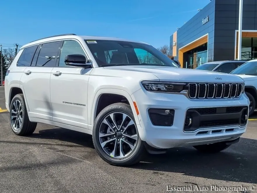 2025 Jeep Grand Cherokee Overland photo 1