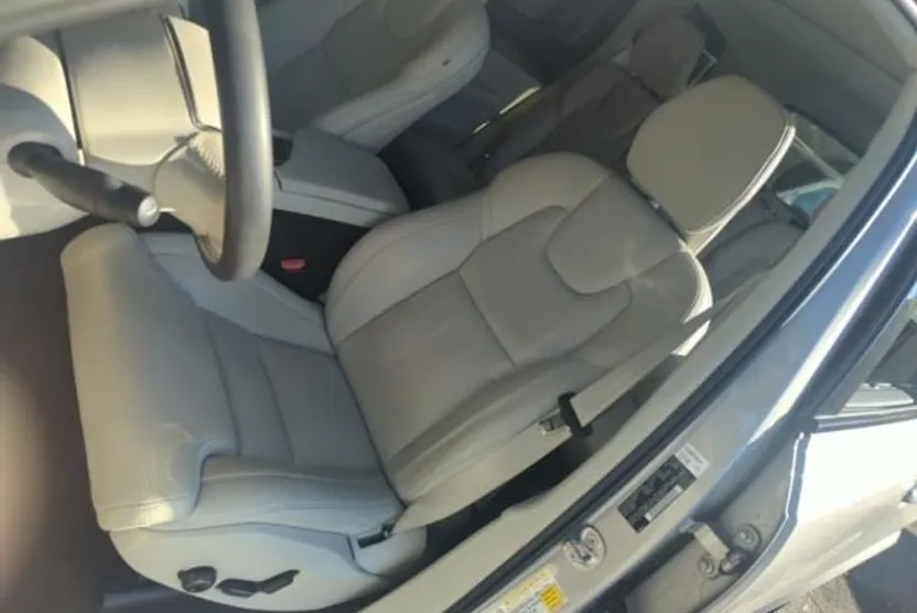 2023 Volvo XC90 Ultimate photo 1
