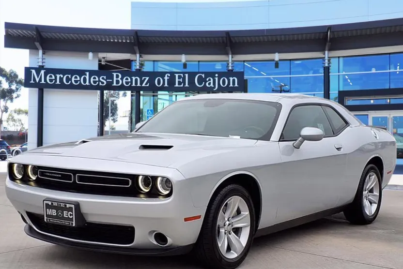 2023 Dodge Challenger SXT photo 1