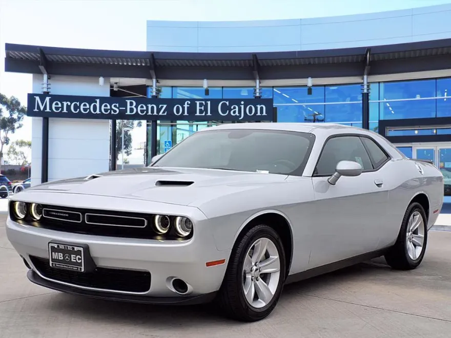 2023 Dodge Challenger SXT photo 1