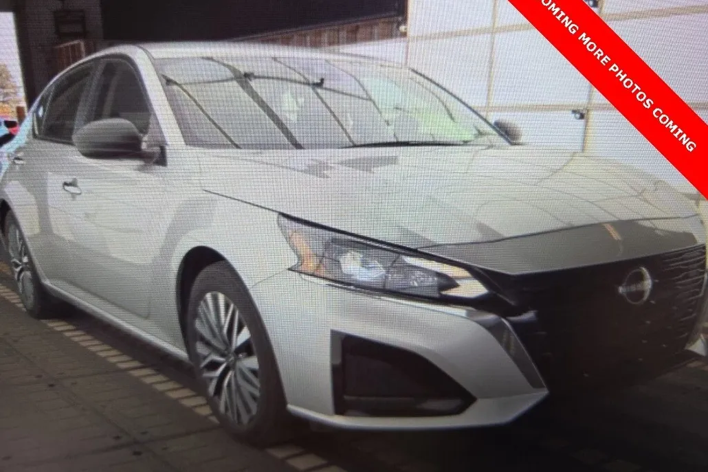 2024 Nissan Altima 2.5 SV photo 1