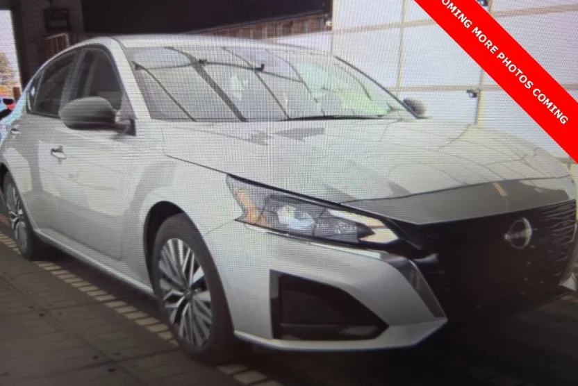 2024 Nissan Altima 2.5 SV photo 1