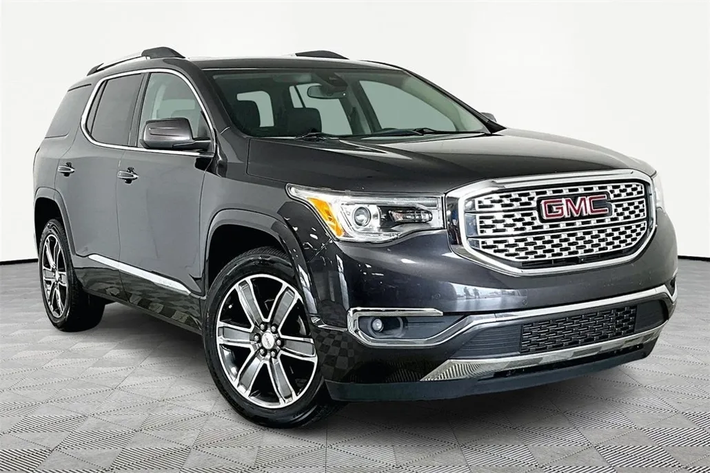 2017 Gmc Acadia Denali photo 1
