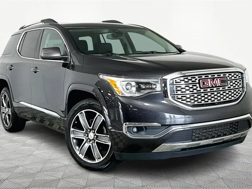 2017 Gmc Acadia Denali photo 1