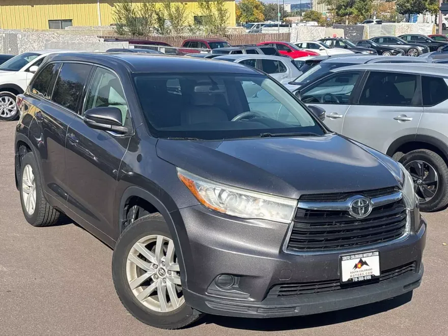 2016 Toyota Highlander Base Hybrid photo 1