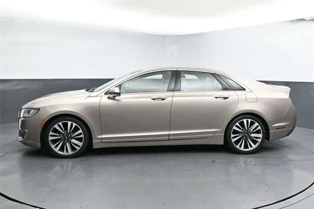 2019 Lincoln MKZ Reserve photo 1
