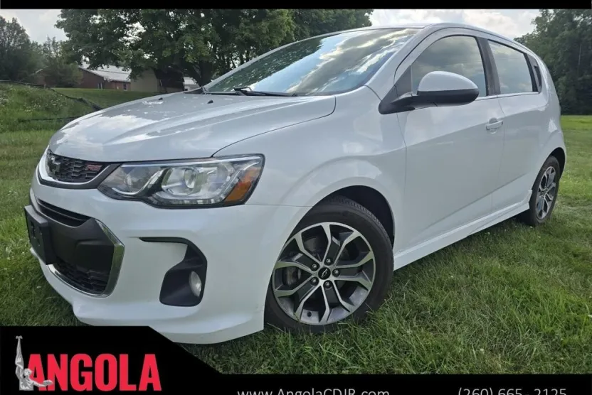 2018 Chevrolet Sonic LT photo 1