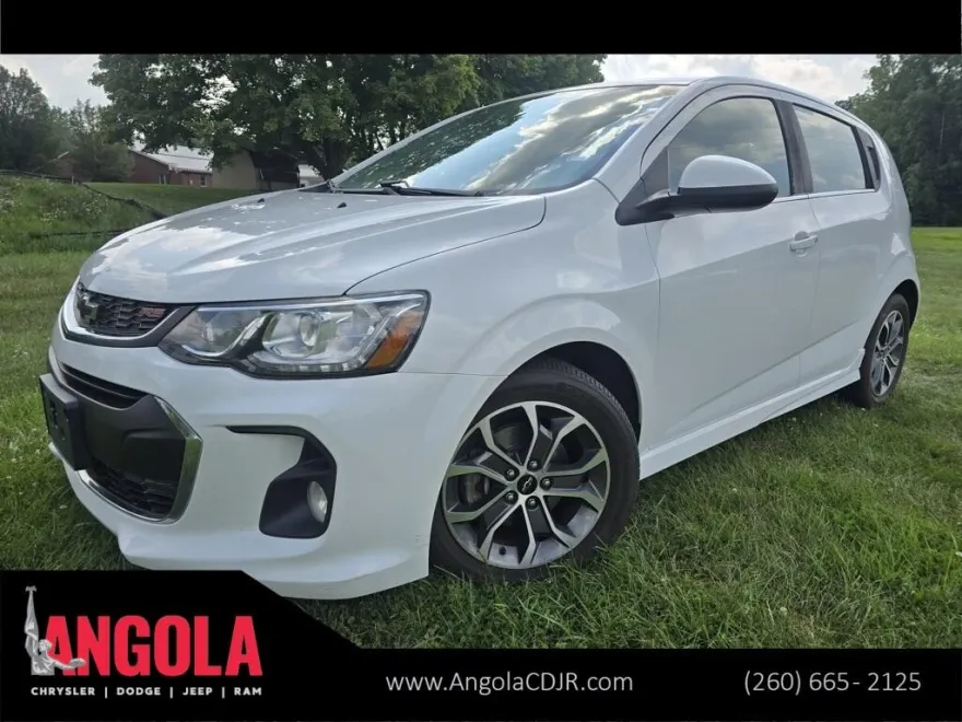 2018 Chevrolet Sonic LT photo 1