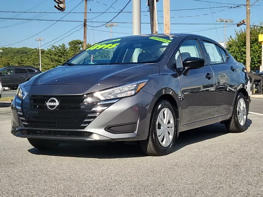 2025 Nissan Versa S photo 1
